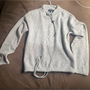 Theory 100% cashmere gray sweater